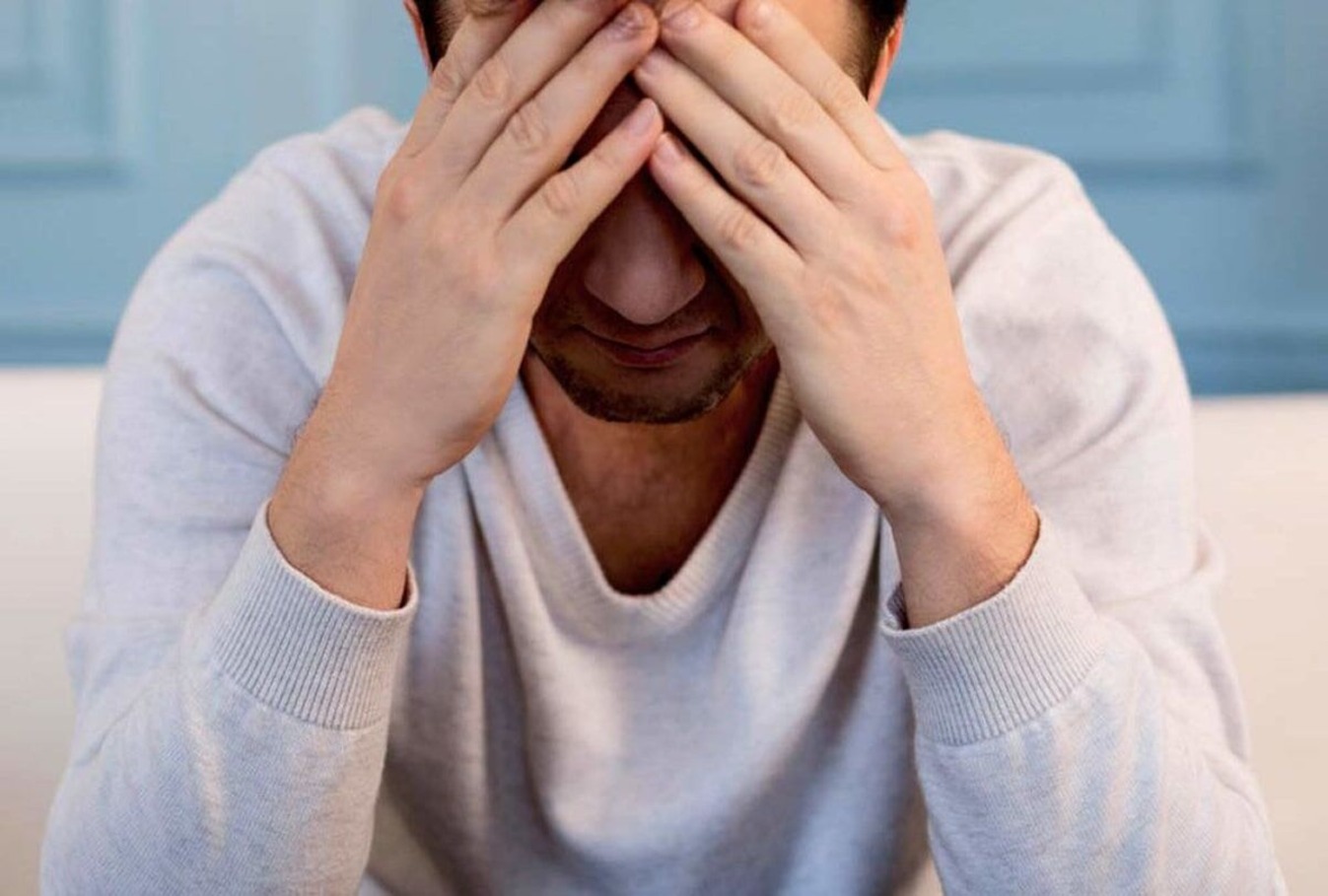 علائم حمله پانیک و راهکارهای فوری مدیریت اضطراب شدید