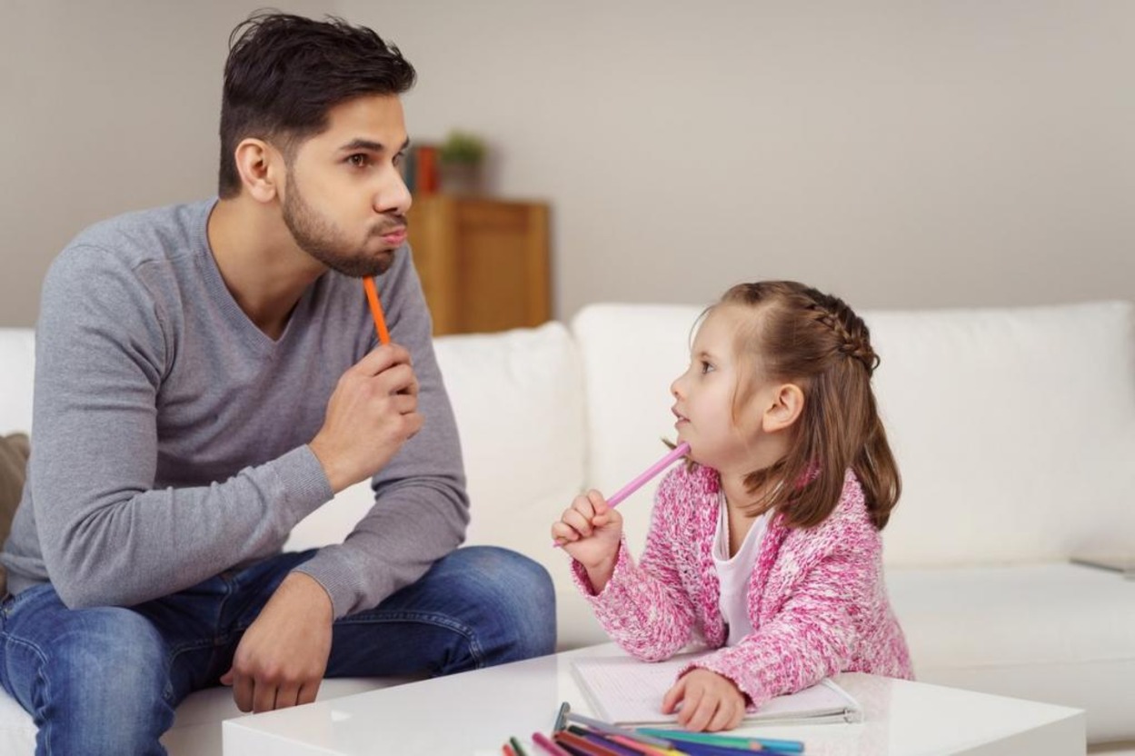 چگونه اعتماد به نفس کودک را تقویت کنیم؟ راهکارهای عملی والدین