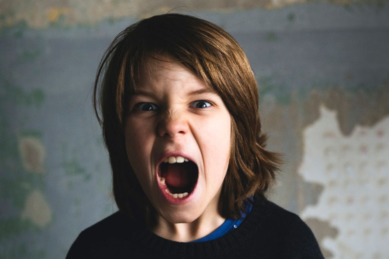 پرخاشگری کودک از کجا می آید؟ علت ها و راه های کنترل
