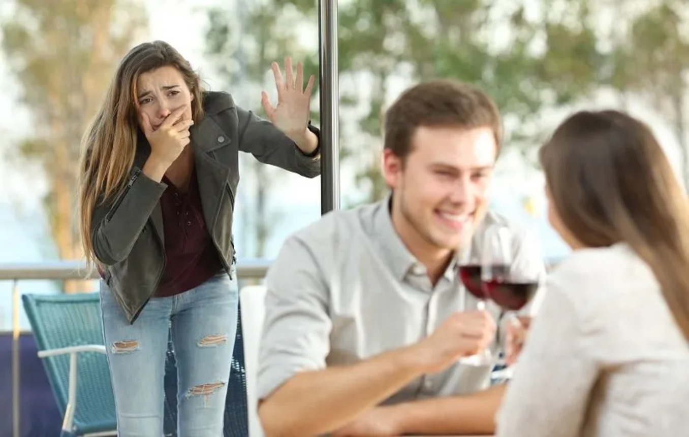 خیانت عاطفی چیست و چه نشانه هایی دارد؟
