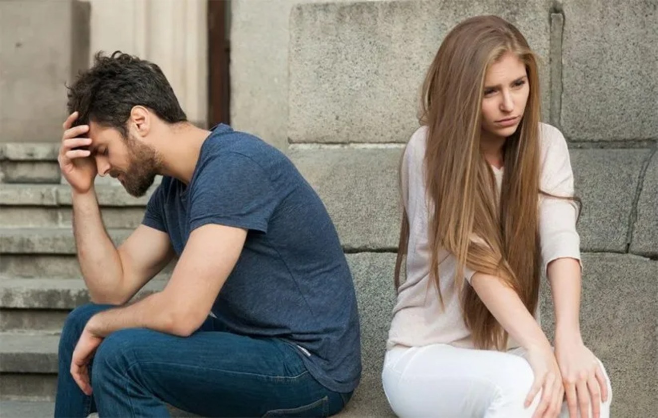خیانت عاطفی چیست و چه نشانه هایی دارد؟