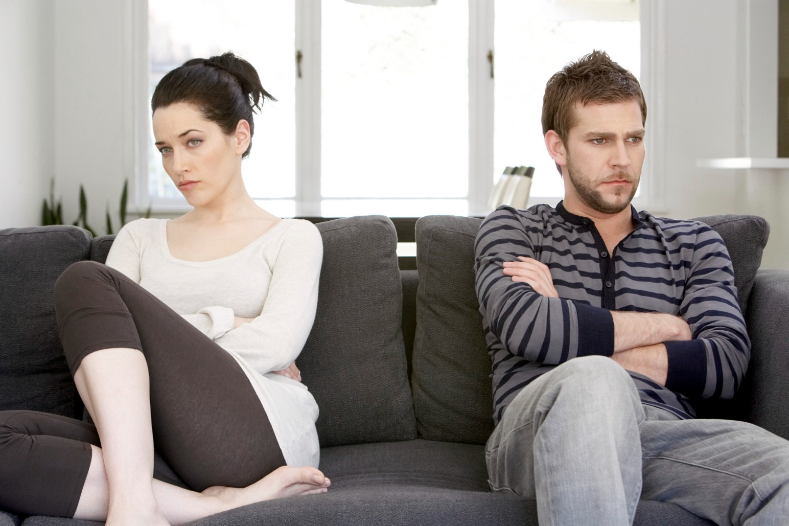 طلاق عاطفی چیست؟ نشانه ها، علت ها و راه های ترمیم رابطه